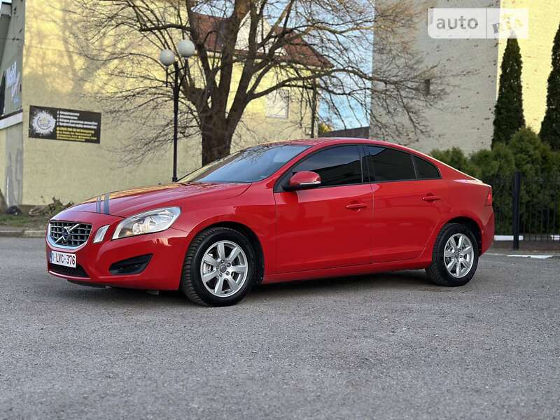 Седан Volvo S60 2011 в Калуші