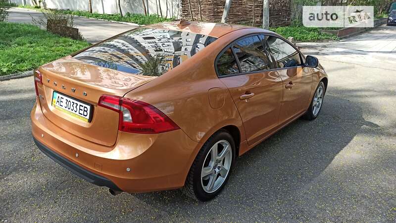 Седан Volvo S60 2012 в Днепре