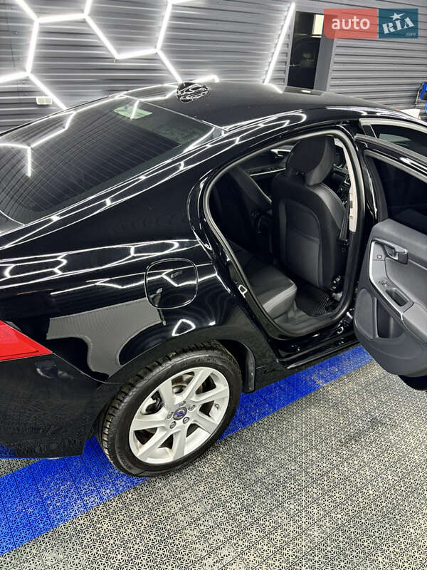 Седан Volvo S60 2013 в Киеве
