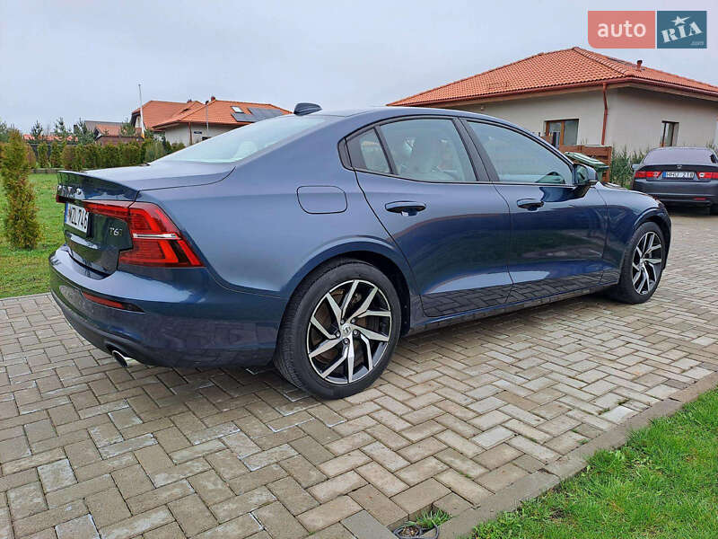 Седан Volvo S60 2019 в Луцке