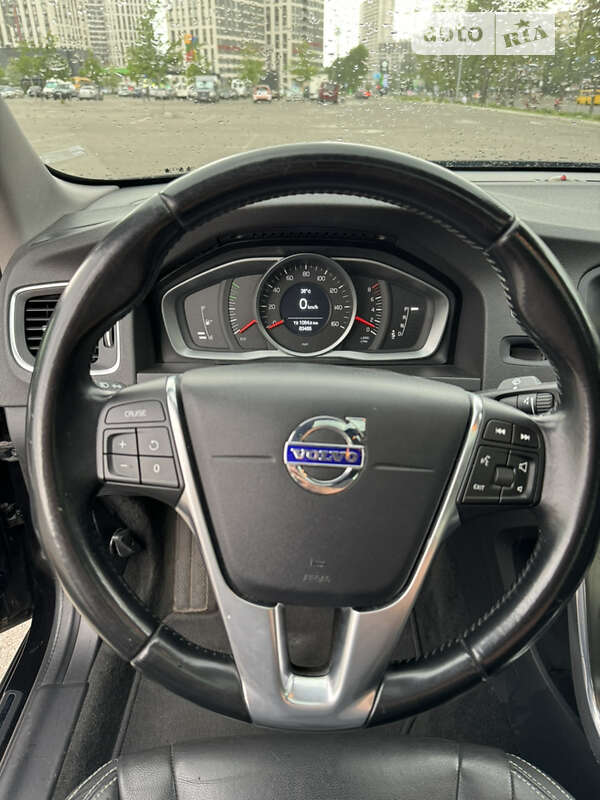 Седан Volvo S60 2016 в Киеве