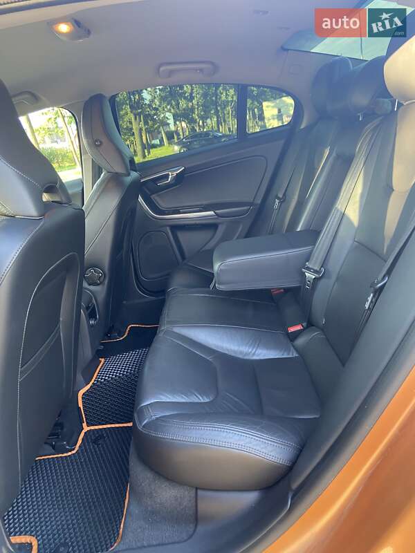 Седан Volvo S60 2013 в Киеве фото 22 Седан Volvo S60 2013 в Киеве
