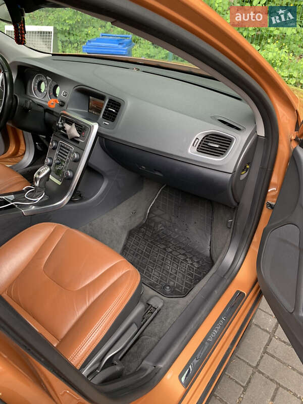 Седан Volvo S60 2012 в Киеве