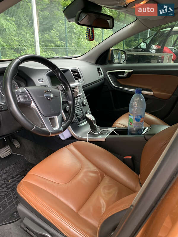 Седан Volvo S60 2012 в Киеве