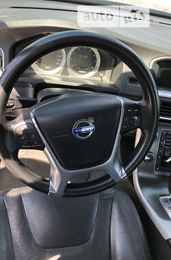 Седан Volvo S60 2012 в Львові