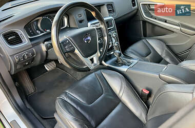 Седан Volvo S60 2015 в 