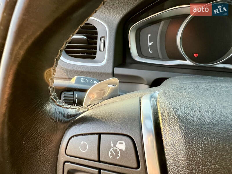 Седан Volvo S60 2015 в Киеве фото 61 Седан Volvo S60 2015 в Киеве