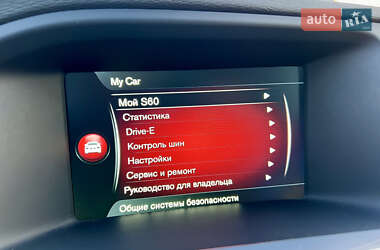 Седан Volvo S60 2015 в 