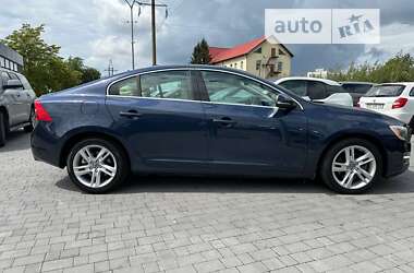 Седан Volvo S60 2014 в Львові