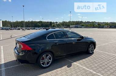 Седан Volvo S60 2014 в Киеве