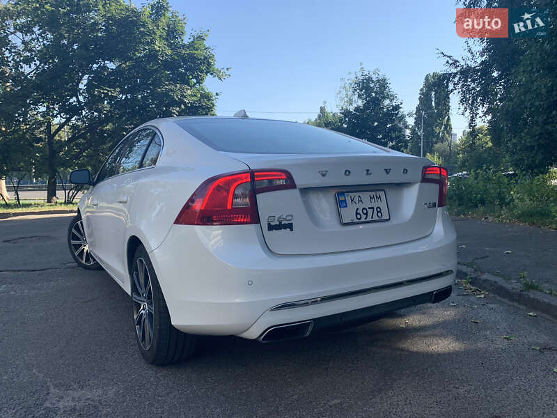 Седан Volvo S60 2017 в Киеве