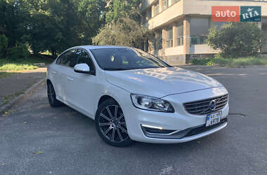 Седан Volvo S60 2017 в 