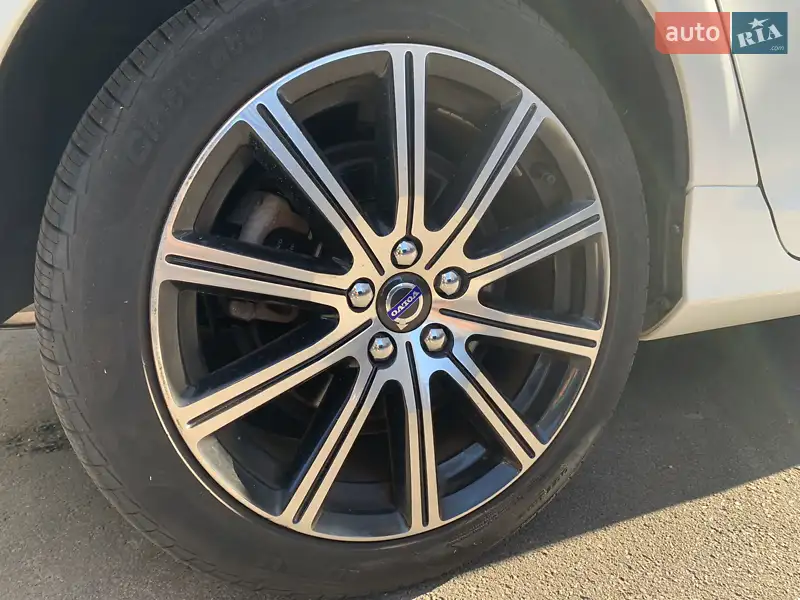 Volvo S60 2017 VIN LYV402TK5JB164262 фото оголошення 17 з 66