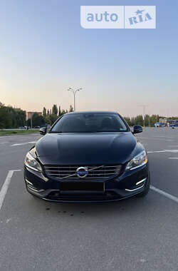 Седан Volvo S60 2015 в Каменец-Подольском