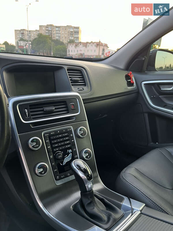 Седан Volvo S60 2015 в Каменец-Подольском