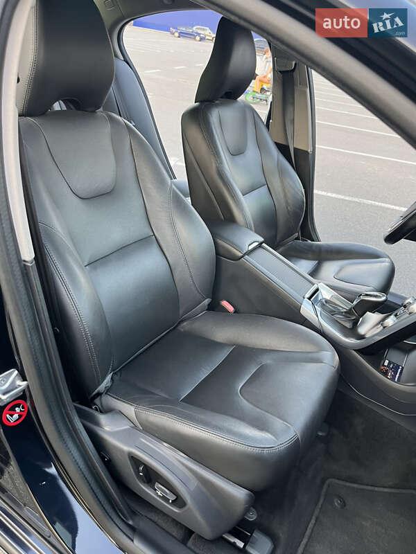 Седан Volvo S60 2015 в Каменец-Подольском