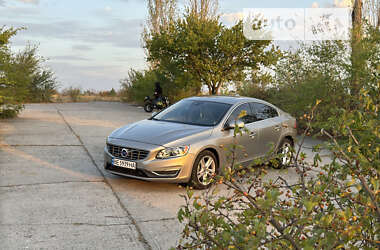 Седан Volvo S60 2014 в Южноукраїнську