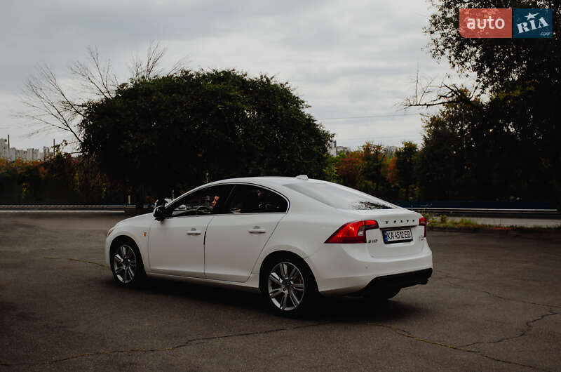 Седан Volvo S60 2010 в Киеве