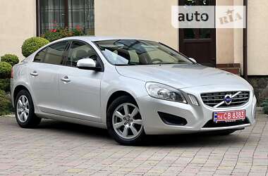 Седан Volvo S60 2012 в Стрию