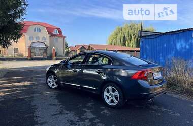 Седан Volvo S60 2013 в Корсунь-Шевченківському