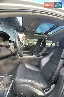 Седан Volvo S60 2022 в 