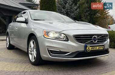 Седан Volvo S60 2014 в Львові