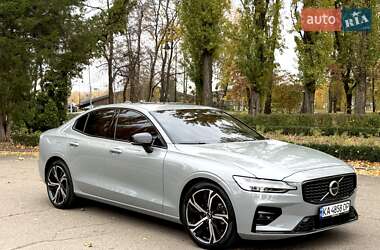 Седан Volvo S60 2024 в 