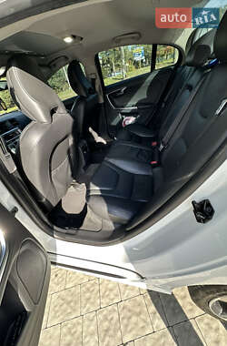 Седан Volvo S60 2010 в 