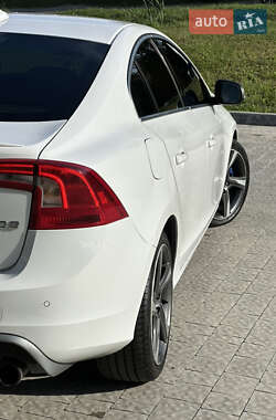 Седан Volvo S60 2010 в 