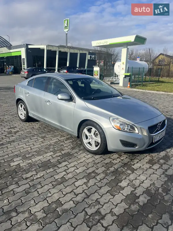 Volvo S60