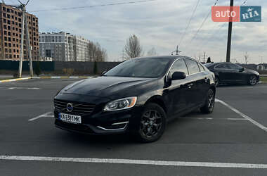 Седан Volvo S60 2015 в Киеве