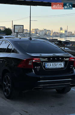 Седан Volvo S60 2015 в Києві