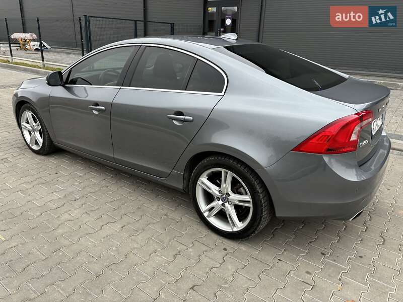 Седан Volvo S60 2015 в Ивано-Франковске