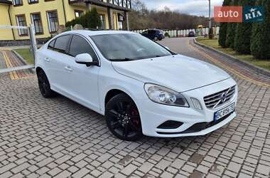 Седан Volvo S60 2013 в Львове