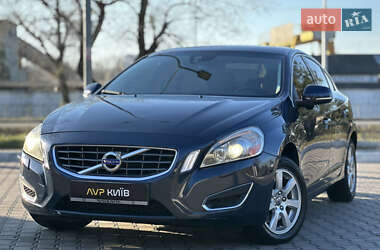 Седан Volvo S60 2010 в Киеве