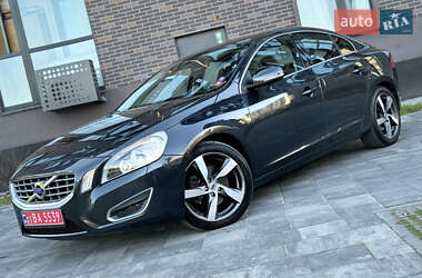 Седан Volvo S60 2010 в Львові