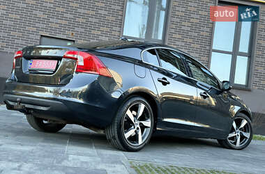 Седан Volvo S60 2010 в Львові