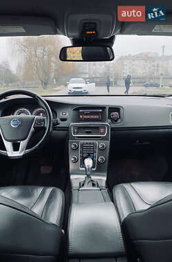 Седан Volvo S60 2013 в 