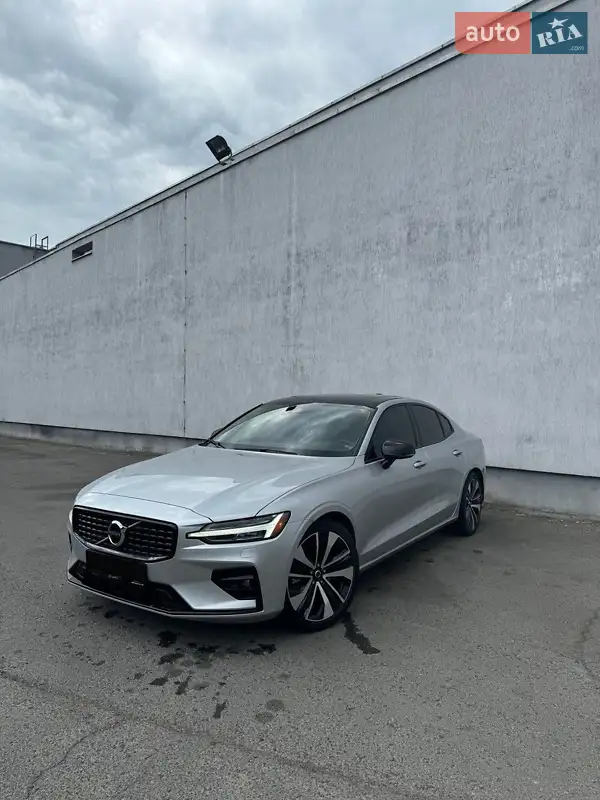 Седан Volvo S60 2022 в 