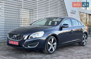 Седан Volvo S60 2011 в Львове