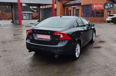 Седан Volvo S60 2013 в Дубно