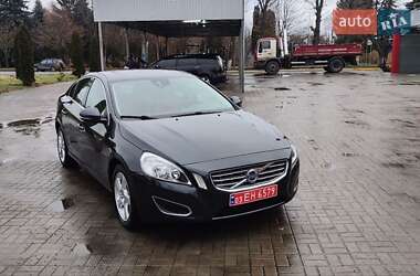 Седан Volvo S60 2013 в Дубно