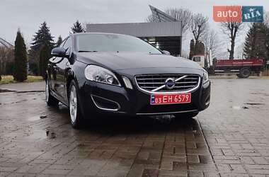 Седан Volvo S60 2013 в Дубно