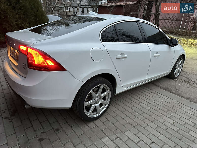 Седан Volvo S60 2012 в 