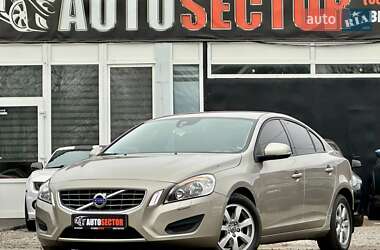 Седан Volvo S60 2012 в 