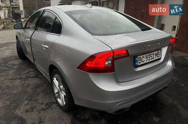 Седан Volvo S60 2014 в Львові