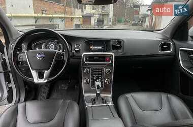 Седан Volvo S60 2014 в Львові