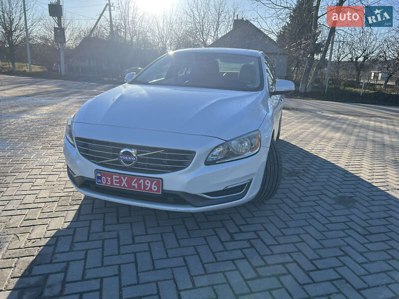 Седан Volvo S60 2013 в Кременце