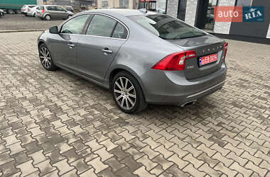 Седан Volvo S60 2016 в 