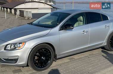 Седан Volvo S60 2015 в 